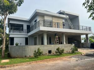 JASA KONTRAKTOR BANGUN RUMAH PRIBADI DAN SEJENIS NYA & RENOVASI